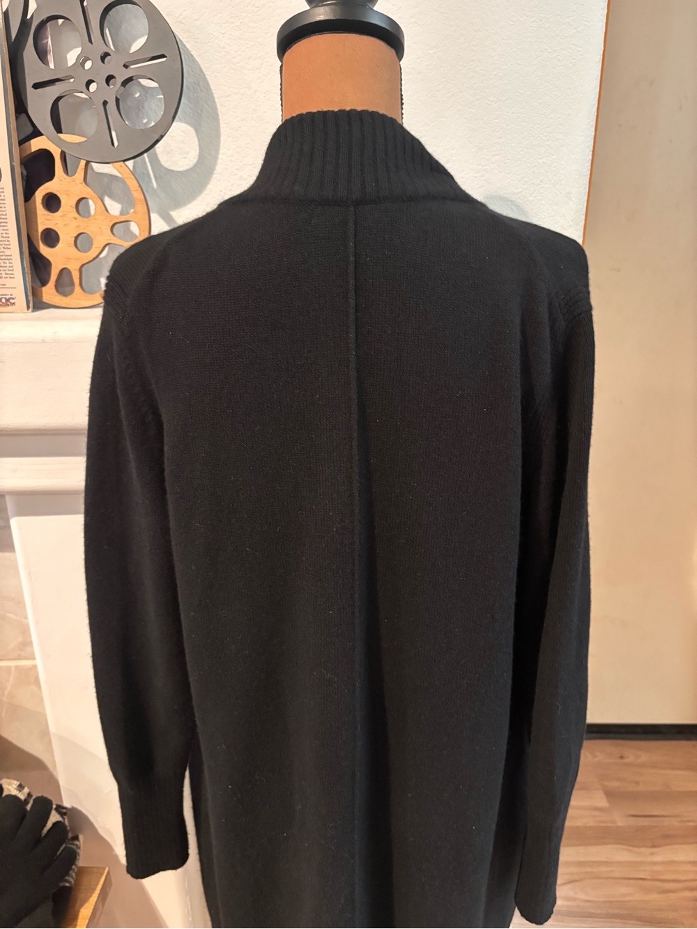 ATHLETA Alpine Spirit Wrap SZ S Black Sweater Cardigan Good Condition Great Find - Picture 11 of 13